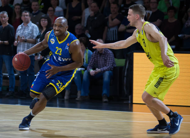 这位后防基 这位后防基