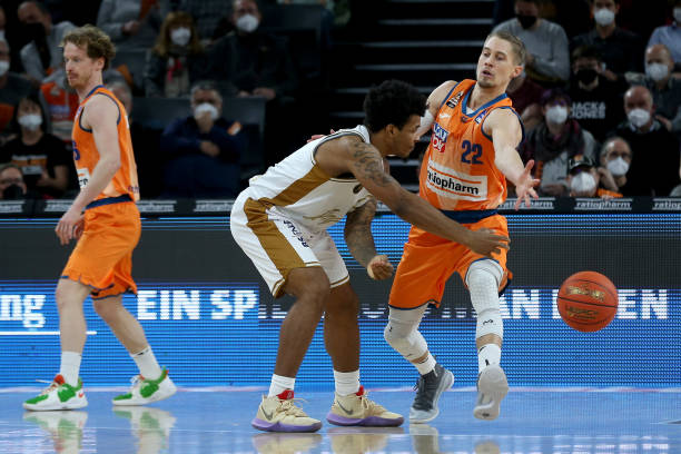 勇士在其他 勇士在其他